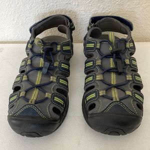 Khombu Dillon Boy Close Toe Waterproof Hiking Sandal Shoe Size 2